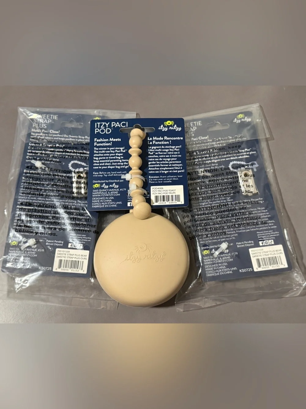 Itzy Ritzy Beige Itzy Paci Pod with 2 Sweetie Straps in Beige NWT